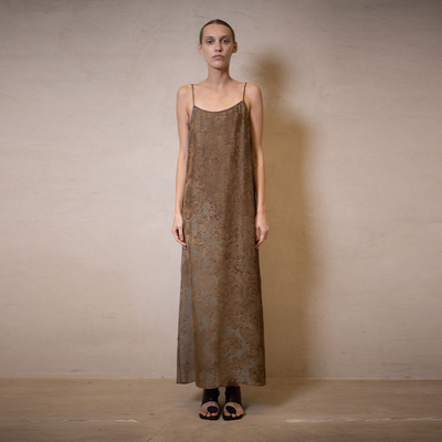 【UMAWANG】hug 2025春夏新款复古长款吊带刺绣连衣裙