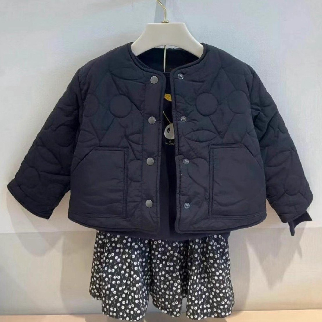 25SS女童法式樱桃刺绣藏青色可收纳帽子保暖棉袄棉服羽绒棉外套
