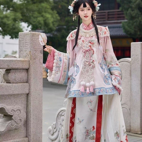 格格服假两件云间山泽2025年蛇年新春新款格格刺绣马面短裙假两件