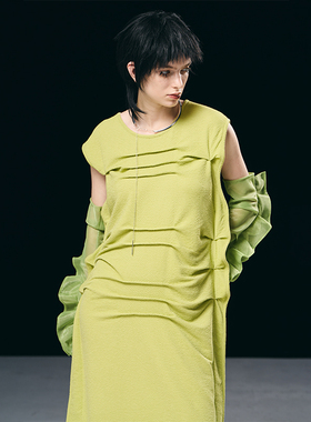 BORON ATOMS 扭褶波纹流动感无袖连衣裙果绿色宽松长裙