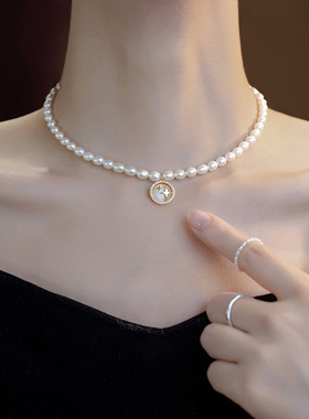 珍珠猫眼石星芒吊坠小众设计项链百搭通勤新款高级感气质锁骨颈链