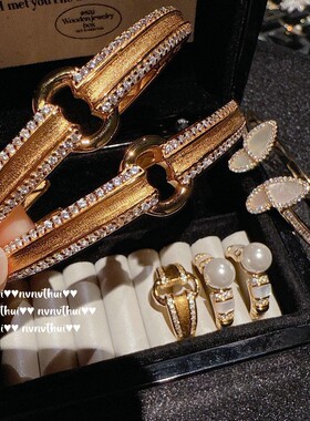 意大利复古拉丝贝母蝴蝶锆石手镯