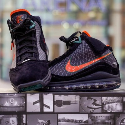 NikeLeBron耐克黑红实战篮球鞋