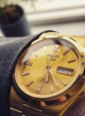 海外代购精工5号男表SEIKO 气质金色背透钢带自动机械手表SNKK52
