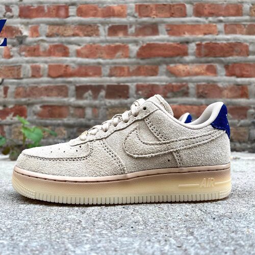 NIKEAIRFORCE1耐克空军板鞋女