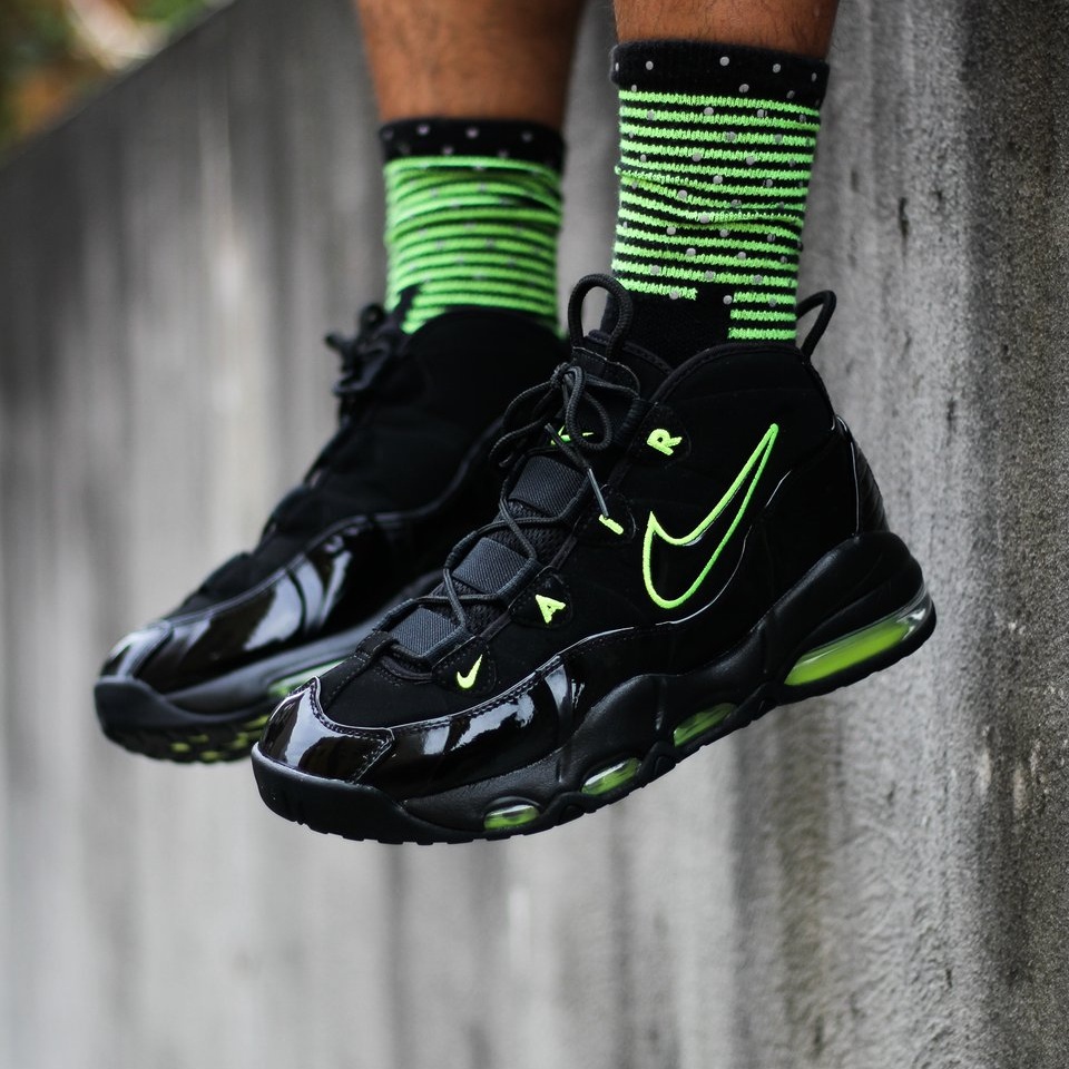 Nike耐克Uptempo中帮篮球鞋男