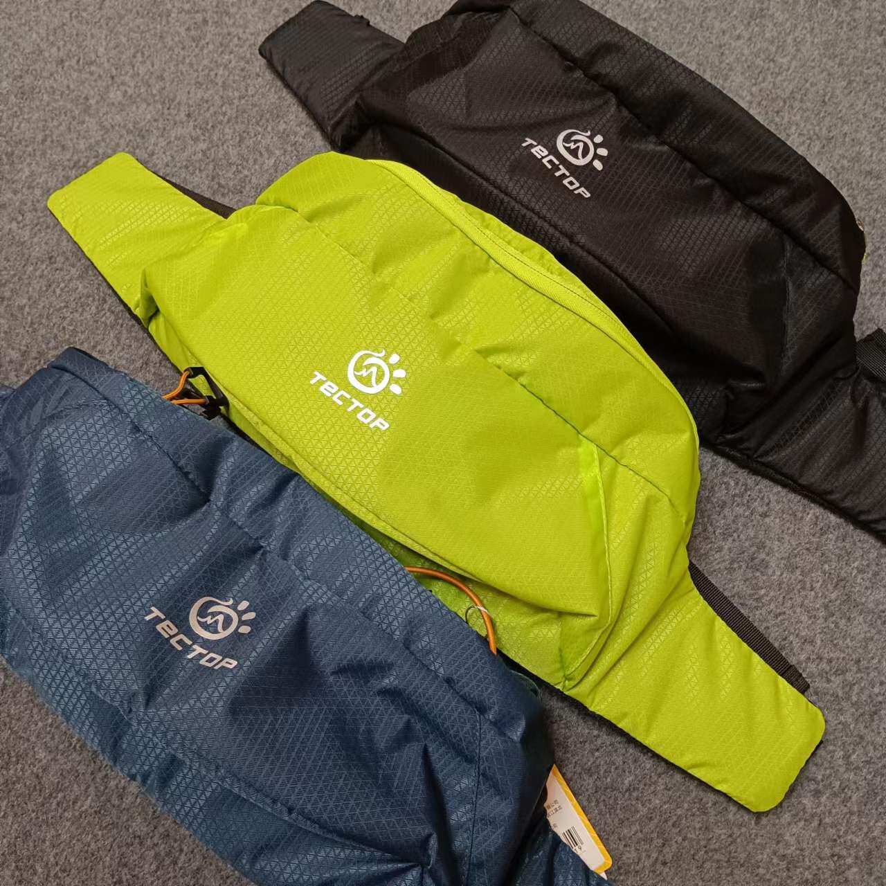 探拓户外男女款跑步运动腰包斜跨手机钥匙包轻薄透气多功能工具包