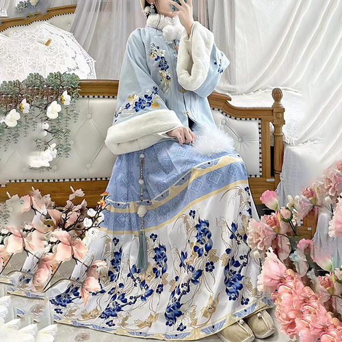 女装新款汉服女拜年服加厚明制马面裙妆花里衣毛领日常清新秋冬款