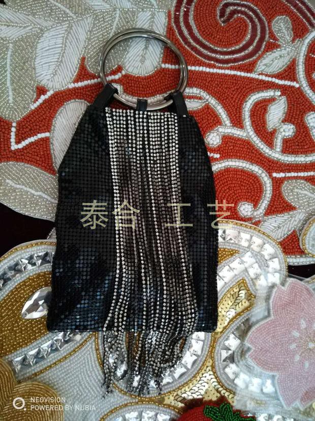 厂家直销奢华镶钻流苏晚宴包 欧美大牌铝片手提包 铝片亮片手袋在类目 箱包皮具/热销女包/男包, 女士包袋中 - 来自Buy2taobao.com提供专业的淘宝代购服务