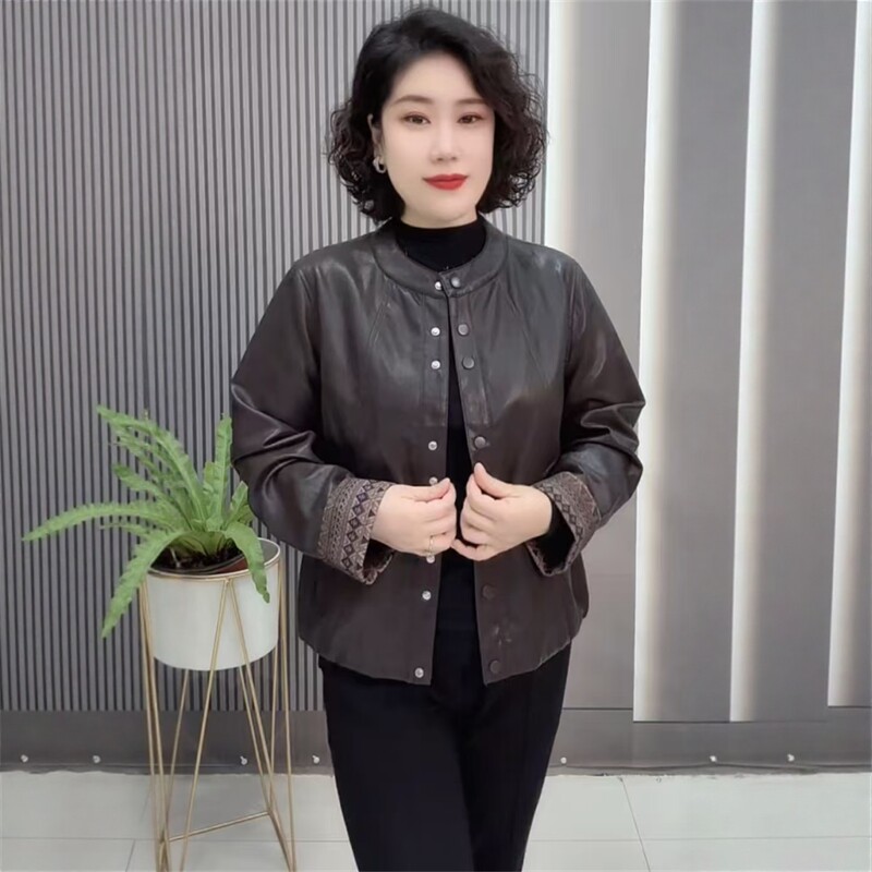中老年秋季新款水洗皮短外套女遮肚显瘦端庄大气时尚减龄夹克上衣
