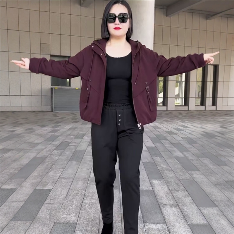 秋冬新款加绒保暖短外套女宽松遮肚显瘦时尚百搭减龄拉链连帽上衣