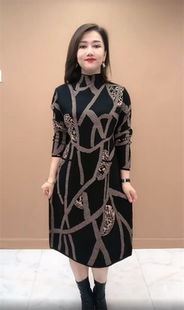 半高领长袖针织连衣裙宽松腰遮肚显瘦时尚洋气减龄中长裙2024秋季