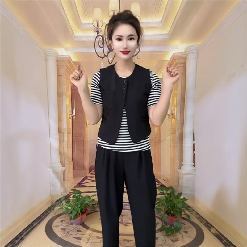 中年妈妈夏季新款休闲套装短袖条纹T恤马甲哈伦裤时尚减龄三件套
