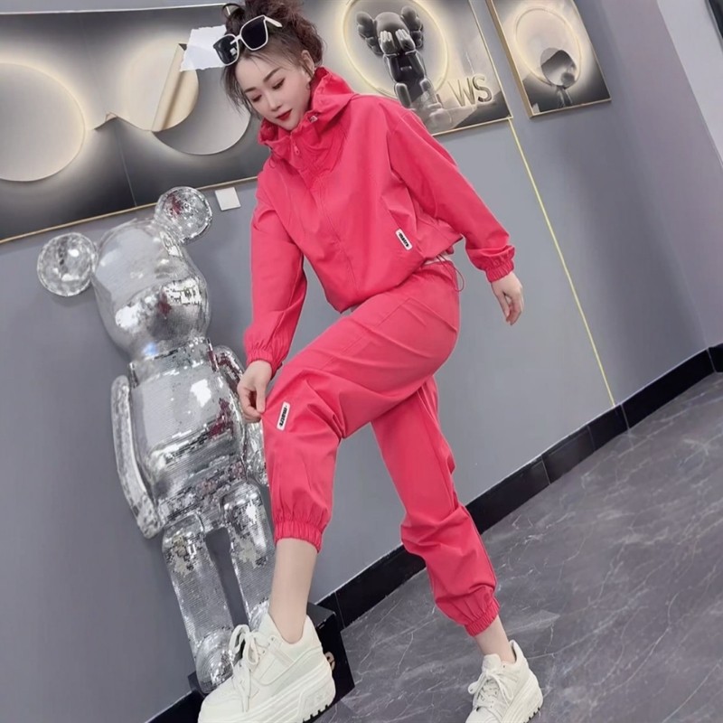 春季新款休闲运动套装拉链连帽上衣松紧腰九分裤时尚减龄两件套女