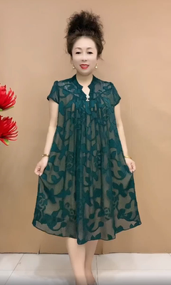 中老年妈妈新款连衣裙洋气减龄