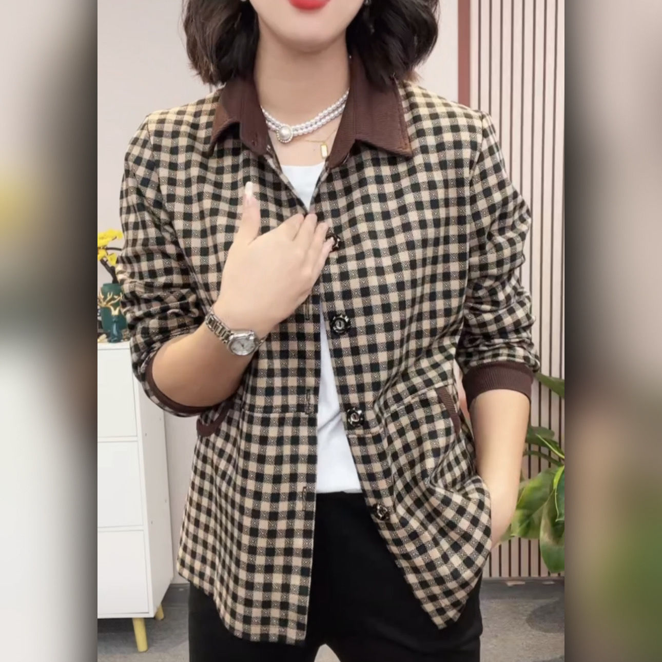 爆款格子短外套妈妈装春秋新款衬衫领衬衫外穿上衣中年人宽松外搭