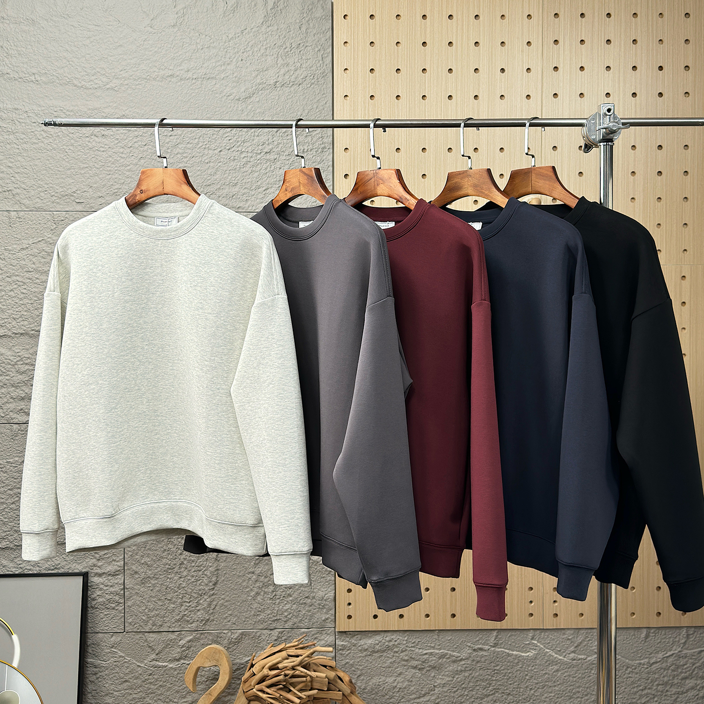 软糯舒适纯色百搭空气层长袖卫衣