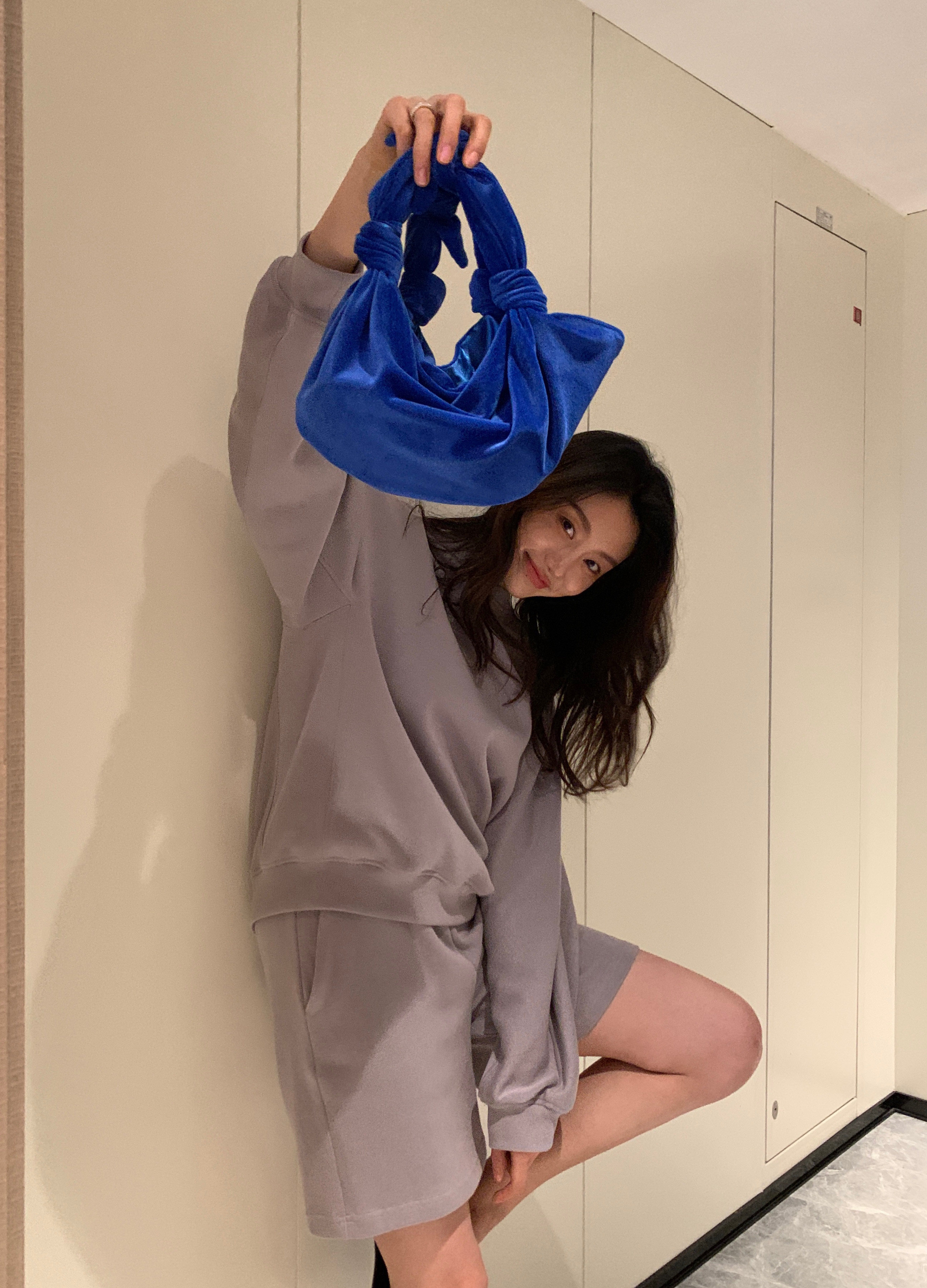 garbociaga龍喜儿 小众设计买手集成店 蓝色丝绒手挽饺子包p211