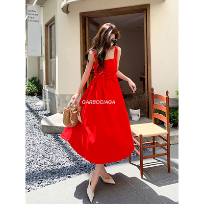红色蝴蝶结收腰大摆吊带连衣裙