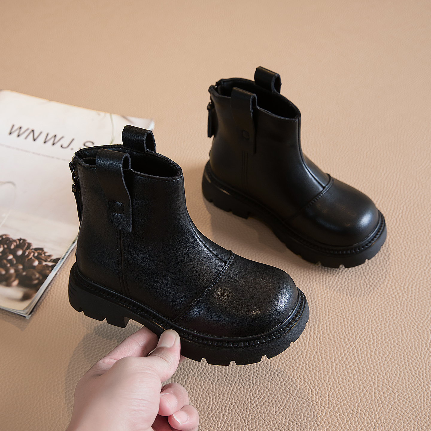 女童马丁靴子2025秋冬新款加绒防滑棉靴女孩鞋子皮靴雪地儿童短靴