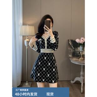 春秋新款女装小香风v领长袖收腰毛衣裙内搭外穿绝美针织连衣裙子
