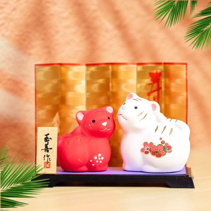 【现货捡漏】日本玉善作陶土红白福虎客厅桌面可爱饰品小巧摆设