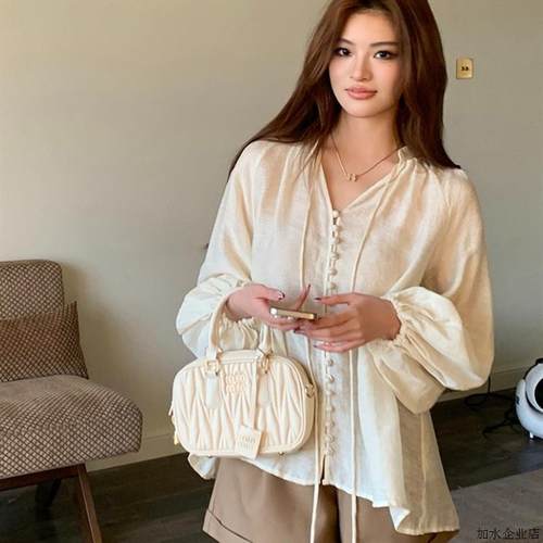 2025秋季新款温柔仙气微透亚麻飘带花苞袖衬衫女西装短裤两件套装