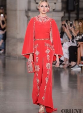 15年老店红色披风唱歌演出服年会晚会轻奢红毯礼服新娘婚礼敬酒服