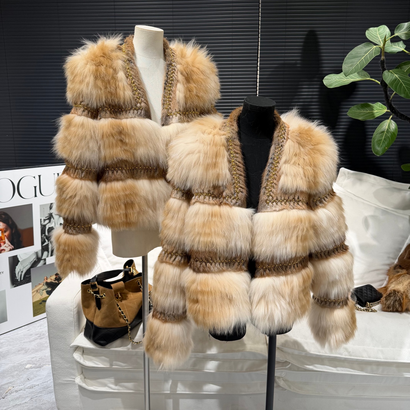 浮光鎏金 重工小众青根貂拼接银蓝狐狸毛皮草毛毛外套女短款