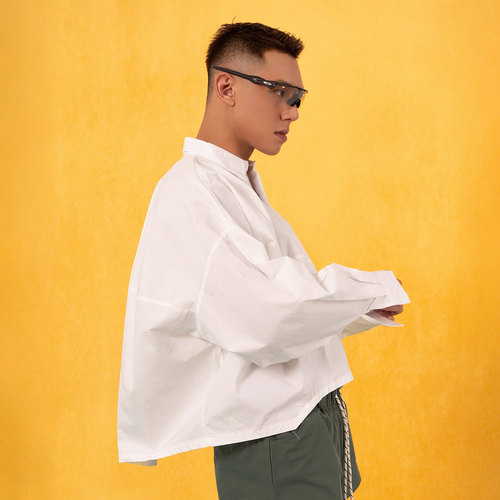 CLP黑白蓝条纹短款大廓形衬衫