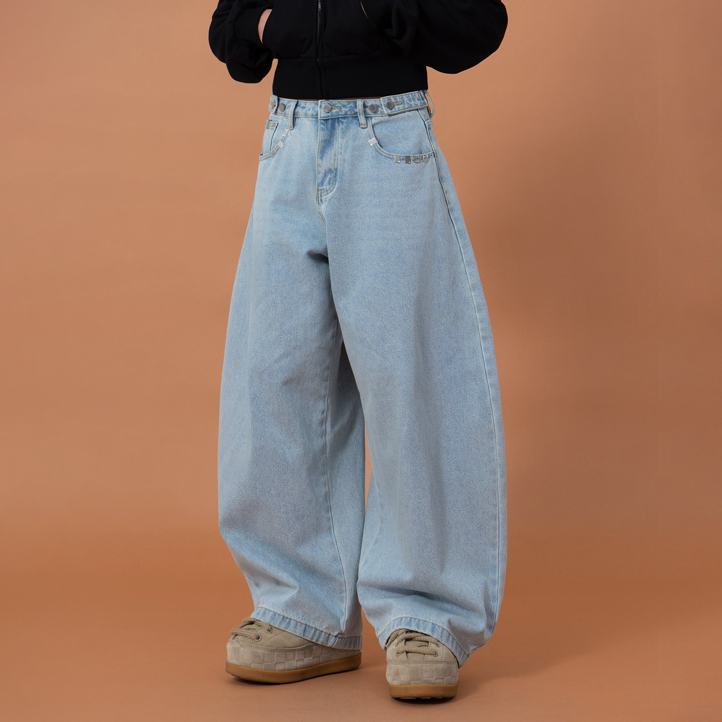 CLP浅蓝色金属装饰口袋弯刀裤牛仔裤男宽松阔腿休闲复古潮流痞帅,男装,牛仔裤,淘宝优惠券,粉丝福利购,淘宝优惠卷