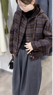 欧洲站2026年冬季女士新款连帽格子长袖毛呢短外套宽松百搭开衫