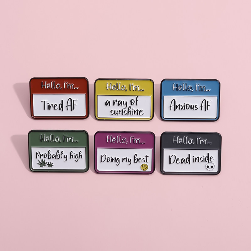 Hello I'm彩色英文字母胸针金属徽章背包衣服笔袋装饰品领针勋章