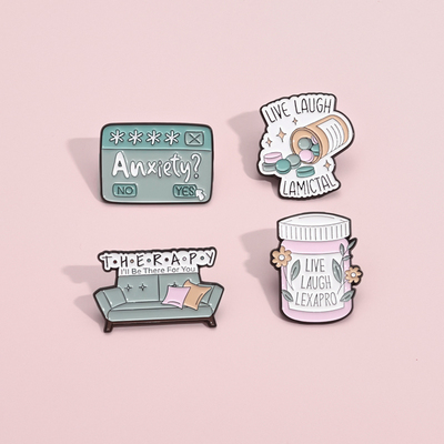 不要焦虑我会在你身边英文字母卡通药丸沙发胸针衣服包包配饰勋章