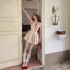 系带蕾丝花边碎花吊带连衣裙女夏季茶歇法式度假裙子收腰a字短裙