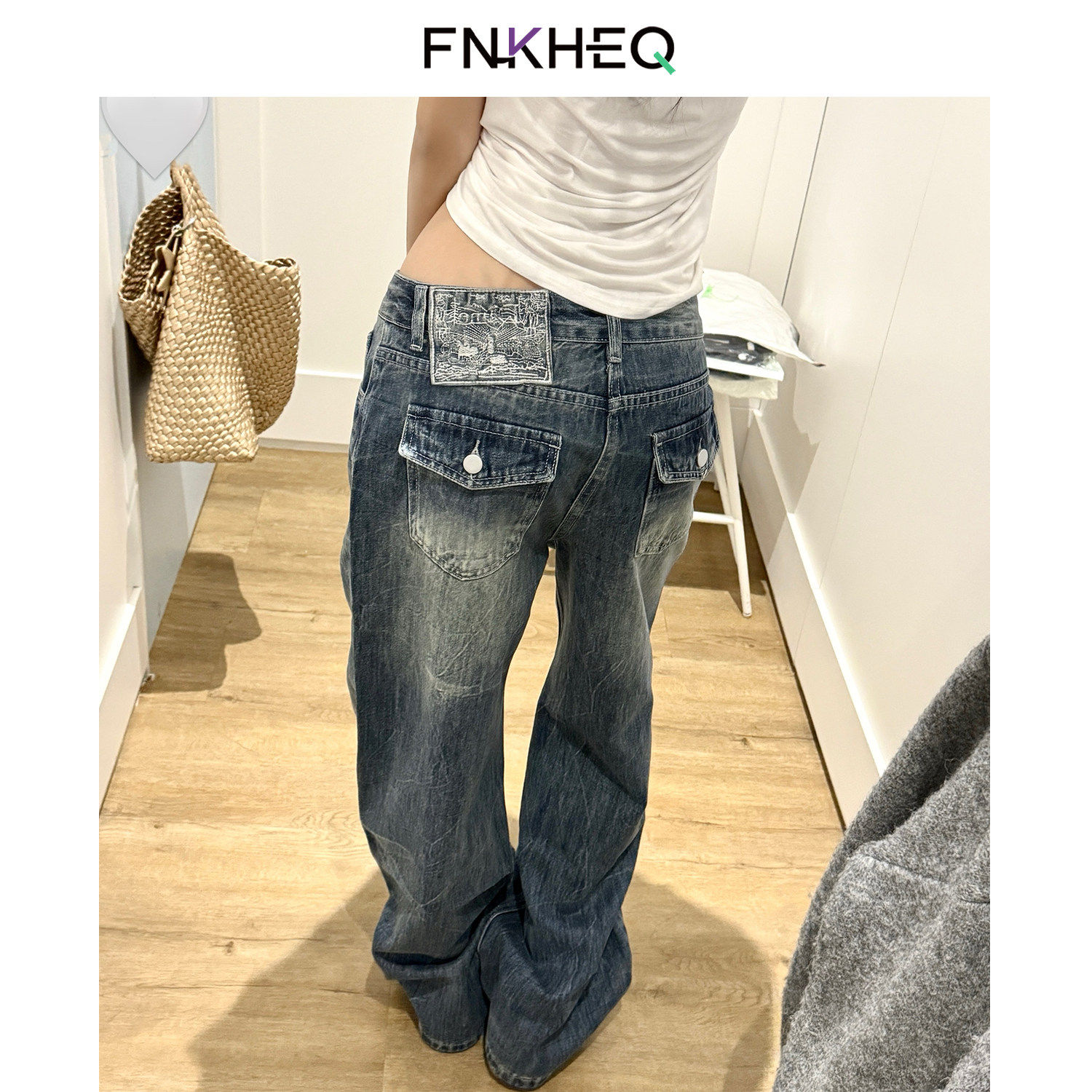 美式低腰直筒牛仔裤女春2026新款刺绣标系列水洗设计感宽松阔腿裤
