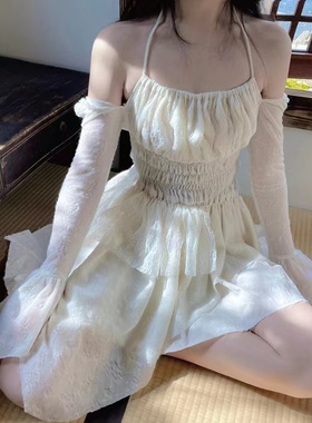 Jagee Chen · 米白挂脖羊毛短连衣裙 PARTOU品牌集合店