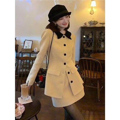 秋冬温柔富家千金感穿搭轻奢高级感大方得体小香风杏色连衣裙套装