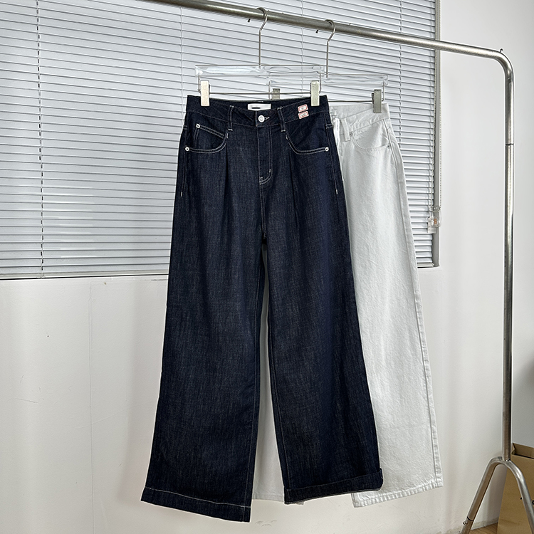 丽家swan*ory 全棉也可有垂感质地！皱褶设计显瘦高腰薄款牛仔裤