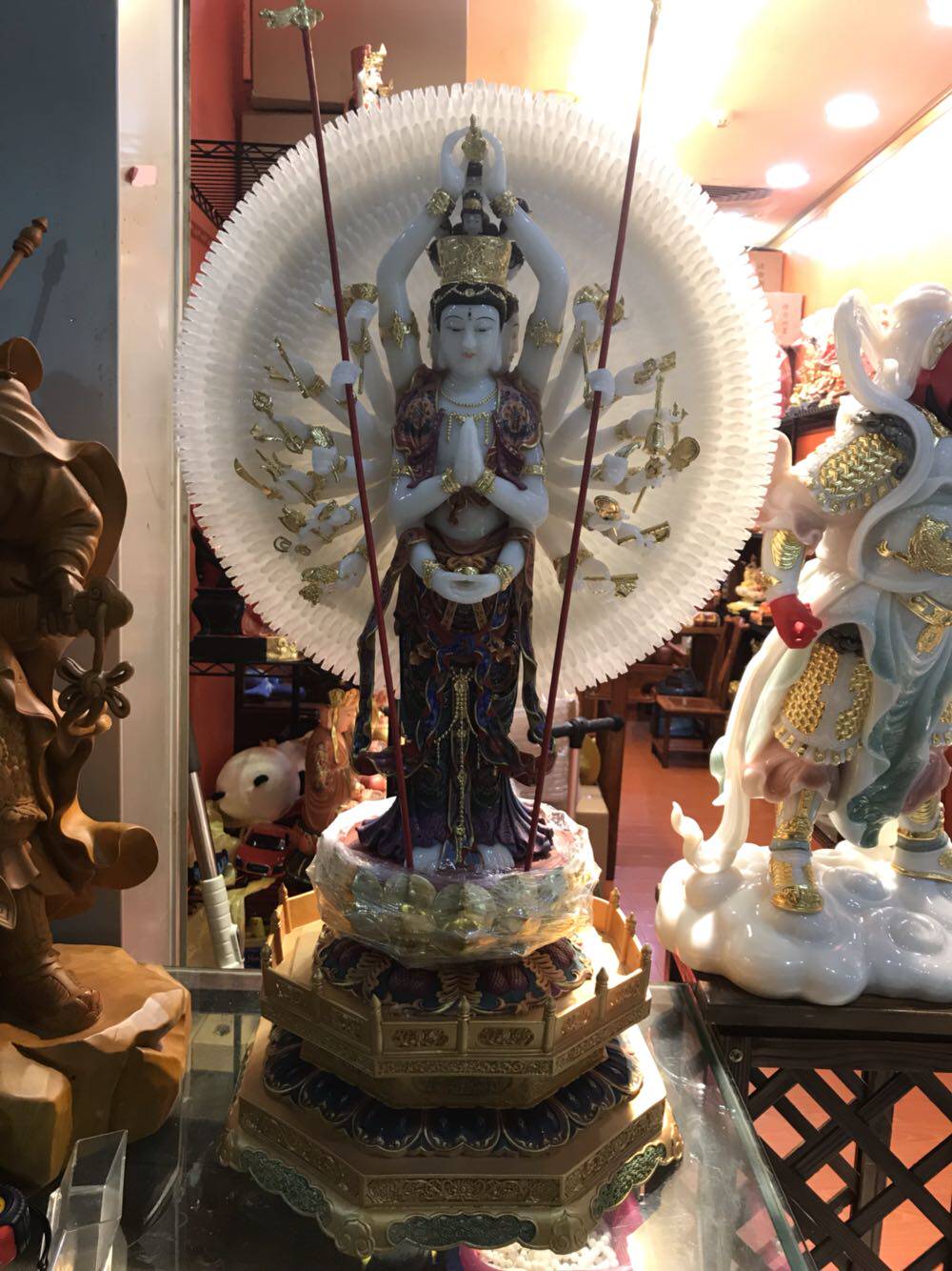 汉白玉千手千眼观世音菩萨佛像居家供奉家用祝福平安观音神像摆件