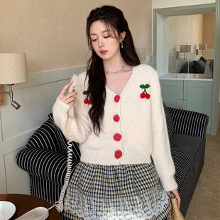 Ciobbur针织衫休闲百搭樱桃立体花扣V领上衣2025冬季新款官方授权