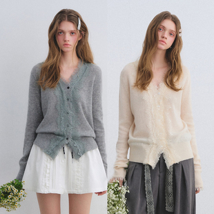 新款 AsGony 2026春季 女士蕾丝拼接V领设计百搭开衫 官方授权 针织衫