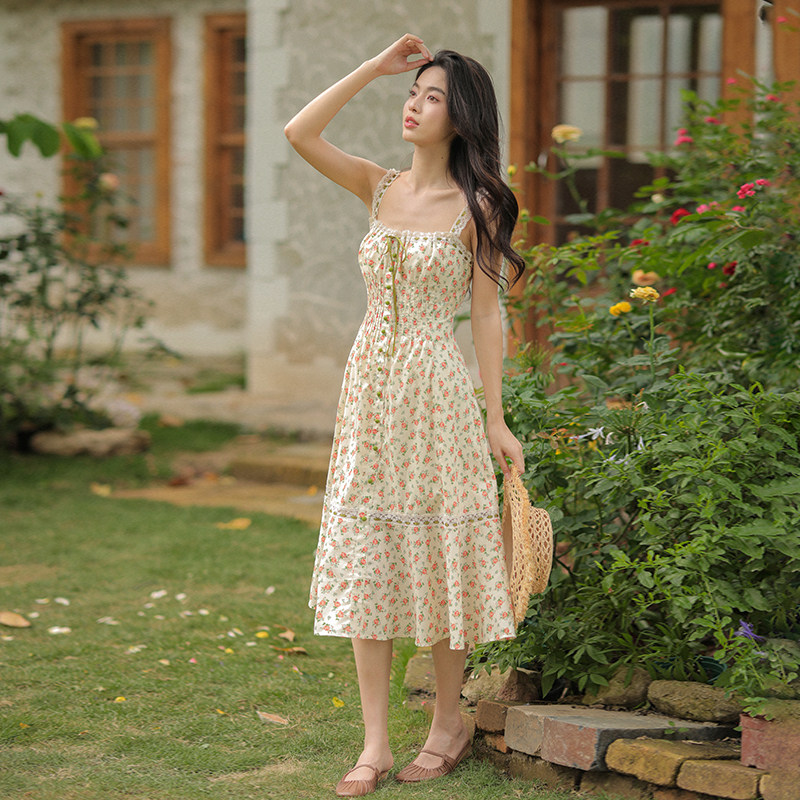 奈良吊带裙法式连衣裙女夏季2025新款裙子碎花裙长裙海边度假显瘦