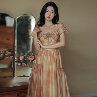 奈良法式仙女裙荷叶边连衣裙女夏季新款2025裙子女气质吊带裙长裙