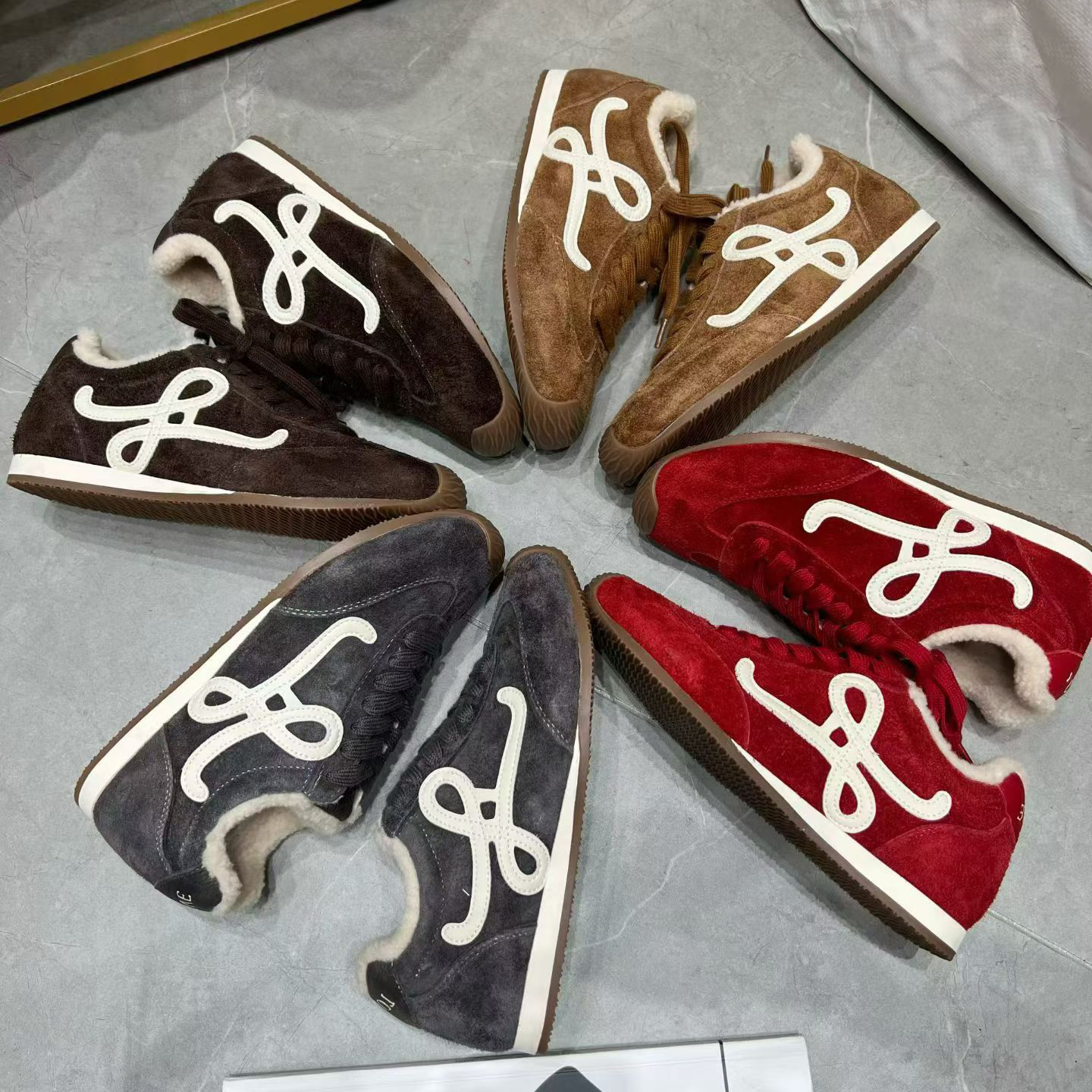 巴宝秀多色加绒复古运动鞋女秋冬百搭休闲潮流系带阿甘鞋