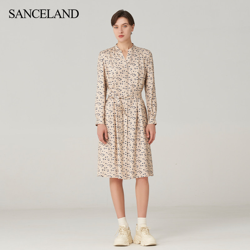 SANCELAND三石一澜春秋新款真丝A型小V立领连衣裙系带收腰中长裙