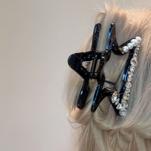 后脑勺鲨鱼夹盘发抓夹女