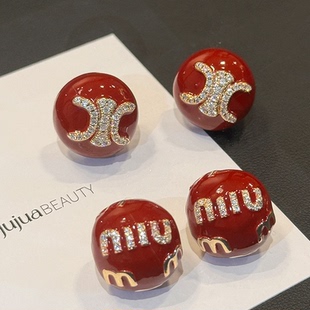 「安可拉」25年新年爆款 红色字母闪钻半球女士耳环轻奢本命年耳饰