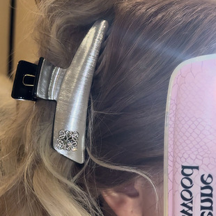 极光岛屿 轻奢简约抓夹百搭拉丝鲨鱼夹冷淡风清冷感大号盘发夹女