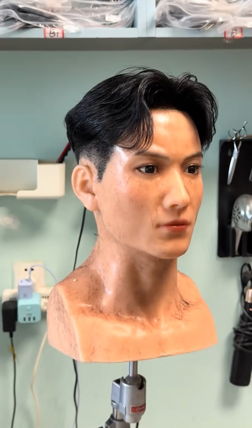 直播展示男硅胶头模仿真逼真男款模特头眼镜帽子假发展示头模道具